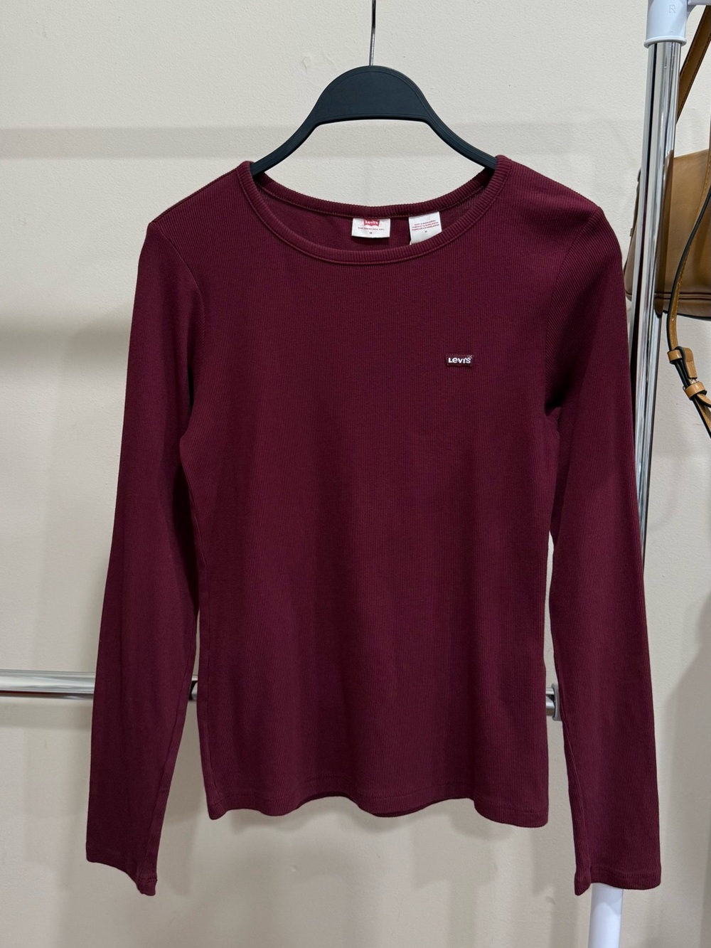 Levi’s Women’s Ribbed Long Sleeve Top Burgundy Size M NWT